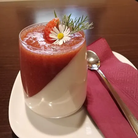 Pri Storklji 3*