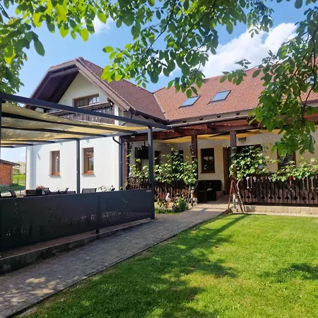 Pri Storklji Guest house 3*