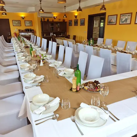 Pri Storklji Guest house