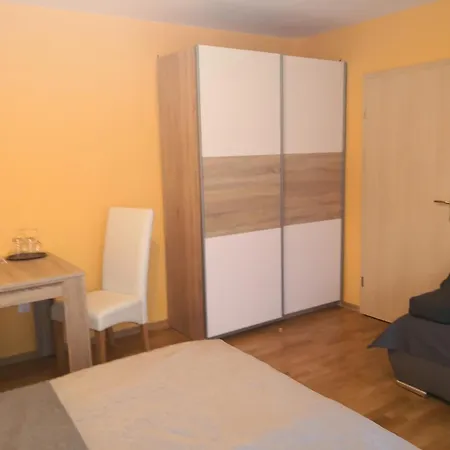 Pri Storklji Guest house