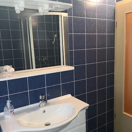 Pri Storklji 3*