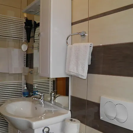 Pri Storklji Guest house