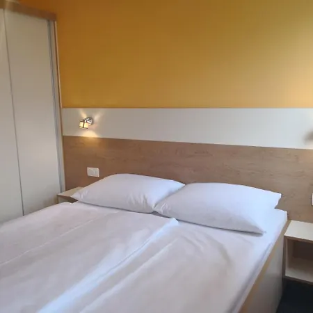 Pri Storklji Guest house 3*