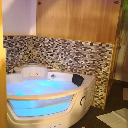 Pri Storklji 3*