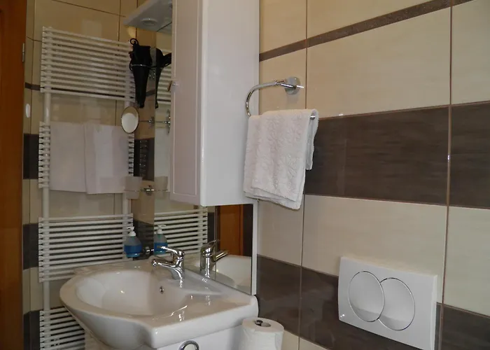 Pri Storklji Guest house