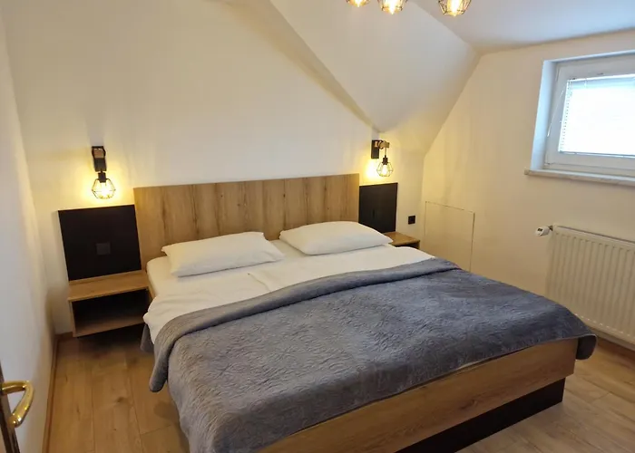 Hiša za goste Pri Storklji 3*